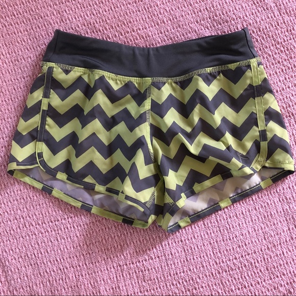 Girls shorts. Size SMALL - Picture 2 of 7